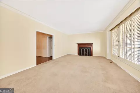 Living - 1802 Pine Forest Cir, Dublin, GA 31021 photo 6 of 6