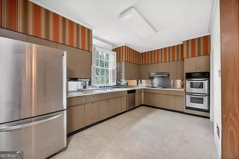 Kitchen - 1802 Pine Forest Cir, Dublin, GA 31021 photo 1 of 3