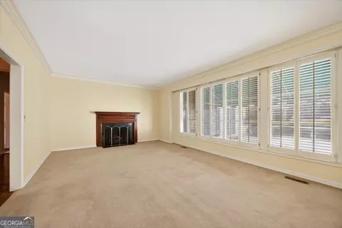 Living - 1802 Pine Forest Cir, Dublin, GA 31021 photo 3 of 6