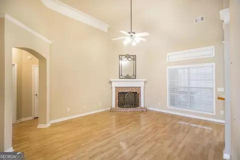 Living - 509 Saint Marlo Dr, Centerville, GA 31028 photo 2 of 5