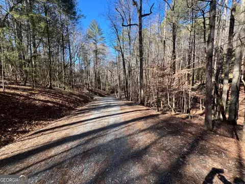 18 Lily Ln, Ellijay, GA 30540