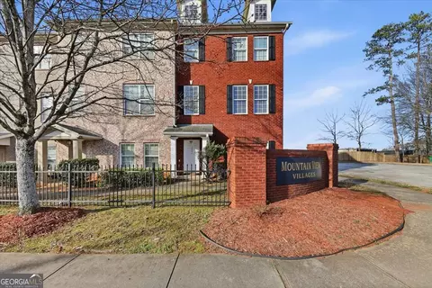 4941 Mountainside Trl, Stone Mountain, GA 30083