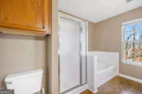 Bath - 4054 Spring Cove Dr #0, Duluth, GA 30097 photo 4 of 5