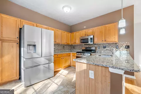 Kitchen - 4054 Spring Cove Dr #0, Duluth, GA 30097 photo 2 of 3