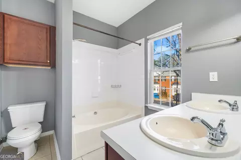 Bath - 4054 Spring Cove Dr #0, Duluth, GA 30097 photo 1 of 5