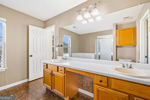 Bath - 4054 Spring Cove Dr #0, Duluth, GA 30097 photo 3 of 5