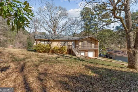6140 Michelle Ln, Douglasville, GA 30135