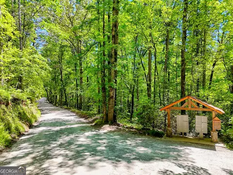 135 Whispering Dale Rd, Clarkesville, GA 30523