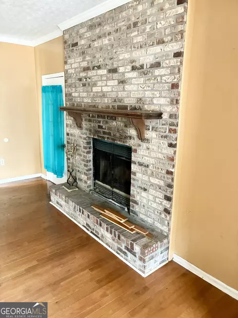 Living - 213 Linda Ln, Lagrange, GA 30240 photo 1 of 2