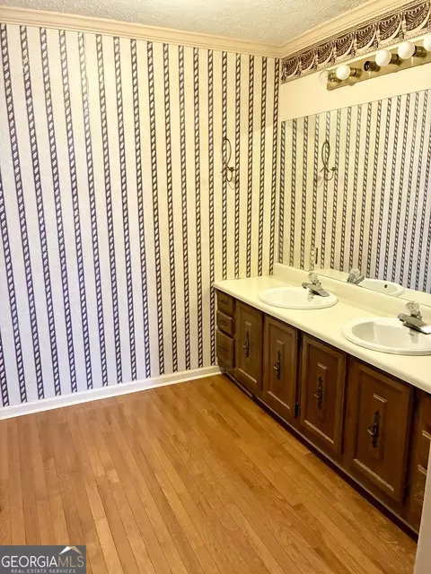 Bath - 213 Linda Ln, Lagrange, GA 30240 photo 1 of 1