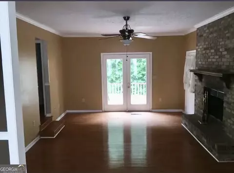 Living - 213 Linda Ln, Lagrange, GA 30240 photo 2 of 2