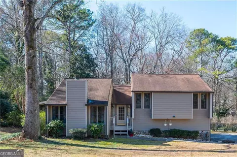 115 Creekview Dr, Woodstock, GA 30188
