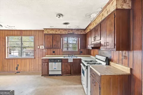 Kitchen - 3320 Jonathan Cir, Augusta, GA 30906 photo 3 of 3