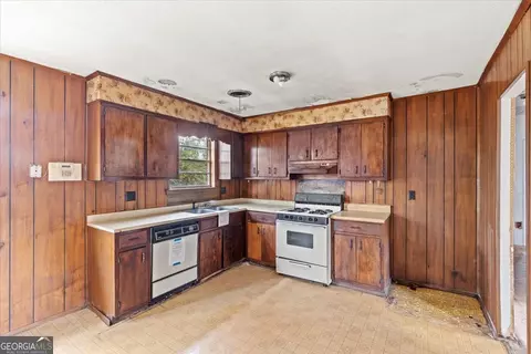 Kitchen - 3320 Jonathan Cir, Augusta, GA 30906 photo 1 of 3