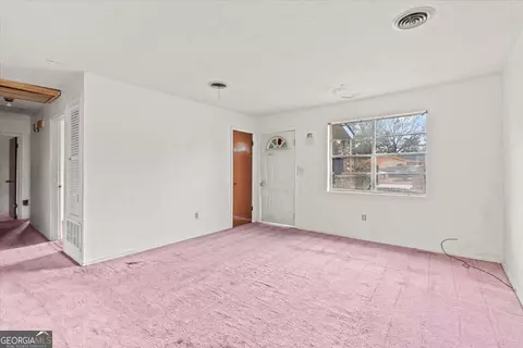 Living - 3320 Jonathan Cir, Augusta, GA 30906 photo 2 of 2