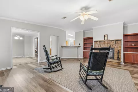 Living - 471 Kirkpatrick Rd, Cochran, GA 31014 photo 3 of 6
