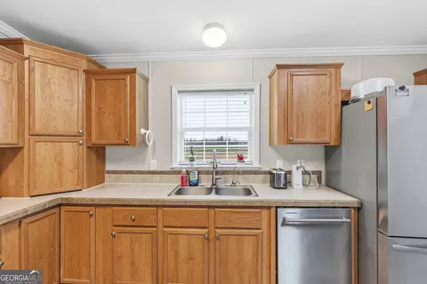 Kitchen - 471 Kirkpatrick Rd, Cochran, GA 31014 photo 3 of 5