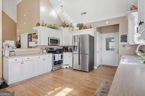 Kitchen - 37 Heather Cir, Cave Spring, GA 30124 photo 4 of 4