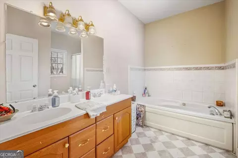 Bath - 37 Heather Cir, Cave Spring, GA 30124 photo 3 of 5