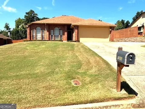 523 N Shore Rd, Lithonia, GA 30058