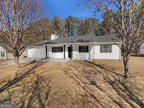 24 Chelsea Ln, Grantville, GA 30220