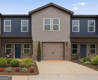 312 Beau Claire Cir, Byron, GA 31008