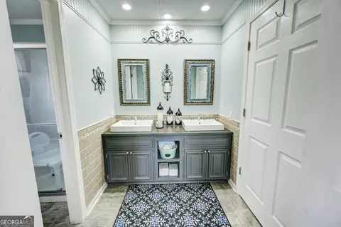 Bath - Undisclosed, Calhoun, GA 30701 photo 5 of 7