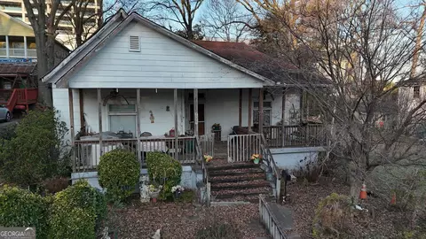 1052 Curran St NW, Atlanta, GA 30318