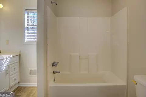 Bath - 63 Neely Hammonds Rd, Covington, GA 30014 photo 1 of 2