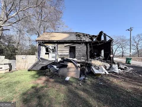 6780 Parkway Dr, Lithonia, GA 30058