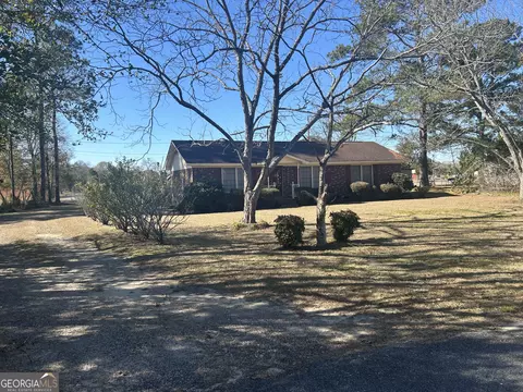 130 Meadowood Ln, Fitzgerald, GA 31750