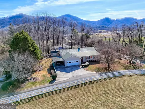 16 Riverview Ln, Dillard, GA 30537
