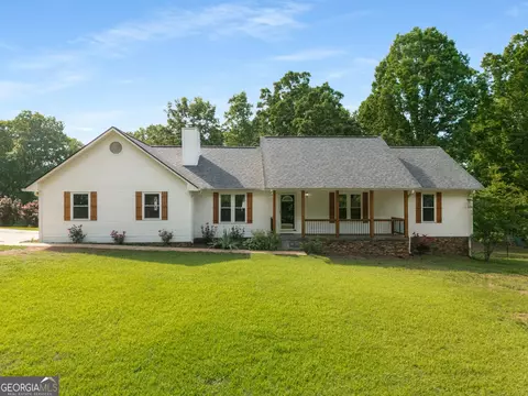 4419 Hidden Oaks Dr, Flowery Branch, GA 30542