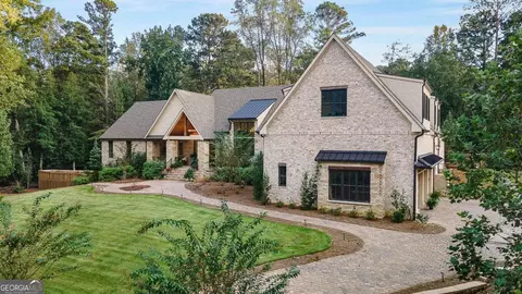 8380 Berkley Rdg, Sandy Springs, GA 30350