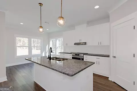 Kitchen - 128 Jasmine Ln, Lagrange, GA 30241 photo 2 of 4
