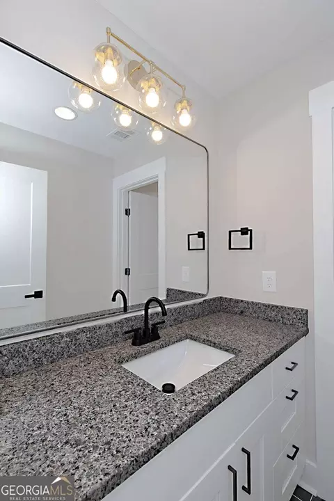 Bath - 128 Jasmine Ln, Lagrange, GA 30241 photo 6 of 7