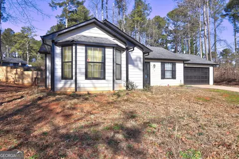 3338 Lindale Ct, Ellenwood, GA 30294