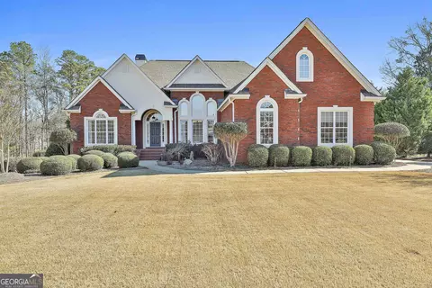 105 Lake Park Ct, Sharpsburg, GA 30277