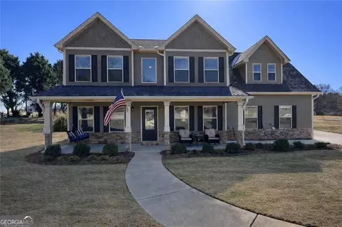 25 Cambridge Farms Dr, Hoschton, GA 30548