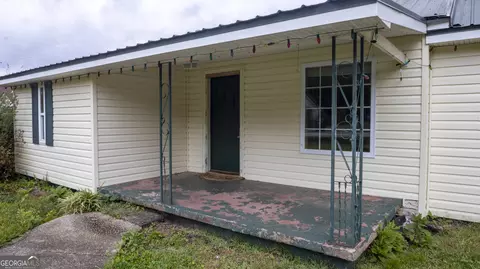Exterior - 113 Pine Cir, Lagrange, GA 30241 photo 1 of 6