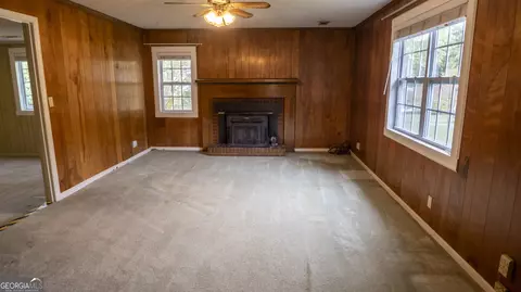 Living - 113 Pine Cir, Lagrange, GA 30241 photo 2 of 3