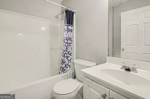 Bath - 176 Shoreline Way, Hampton, GA 30228 photo 5 of 5