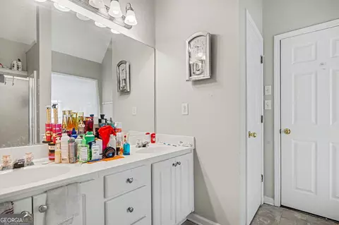 Bath - 176 Shoreline Way, Hampton, GA 30228 photo 2 of 5