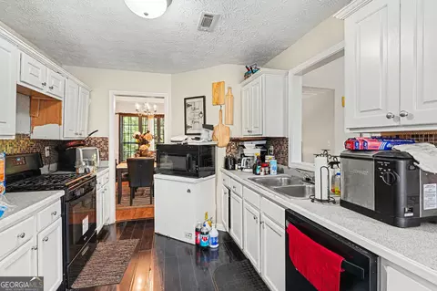 Kitchen - 176 Shoreline Way, Hampton, GA 30228 photo 1 of 3
