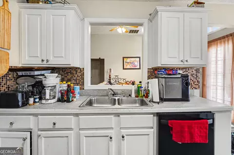 Kitchen - 176 Shoreline Way, Hampton, GA 30228 photo 3 of 3