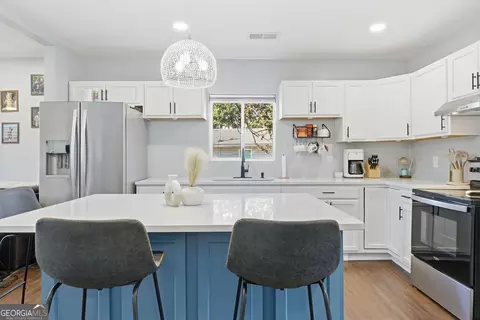 Kitchen - 717 Morningside Dr, Dalton, GA 30721 photo 2 of 5