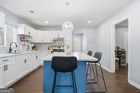Kitchen - 717 Morningside Dr, Dalton, GA 30721 photo 4 of 5