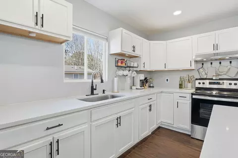 Kitchen - 717 Morningside Dr, Dalton, GA 30721 photo 5 of 5