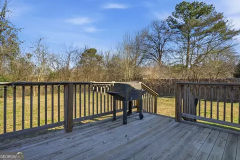 Exterior - 717 Morningside Dr, Dalton, GA 30721 photo 5 of 6