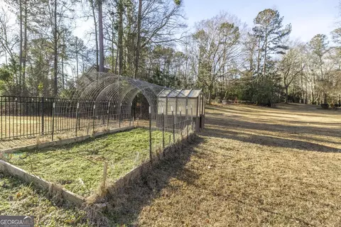 Exterior - 202 S Lake Ct, Dublin, GA 31021 photo 8 of 9